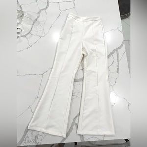 BRAND NEW XS WHITE PANTS